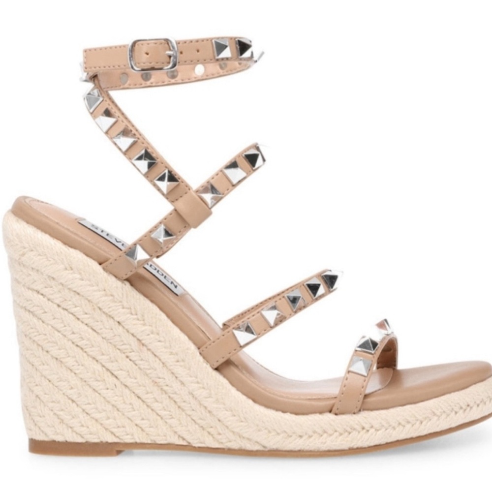 Steve Madden Tan Studded Wedges